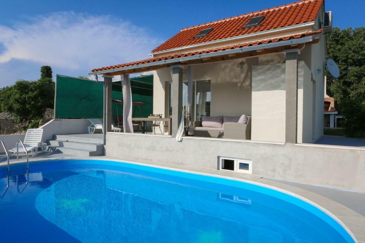 Villa Baras Garden - House With Pool Mirce Exteriér fotografie